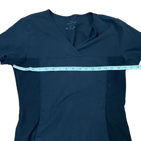Cherokee black scrub top  - Picture 4 of 5